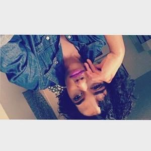 Meet your Posher, Tia