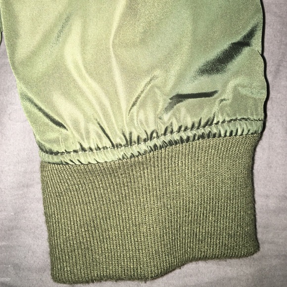 Green Bomber Jacket Size M - Picture 3 of 3