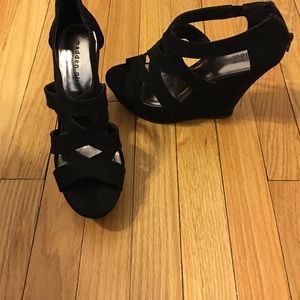 Madden Girl Wedges