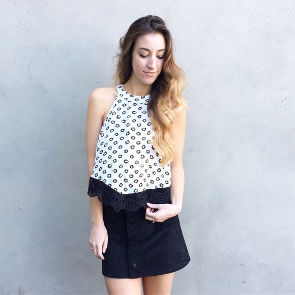 daisy lace trim top - Picture 2 of 4