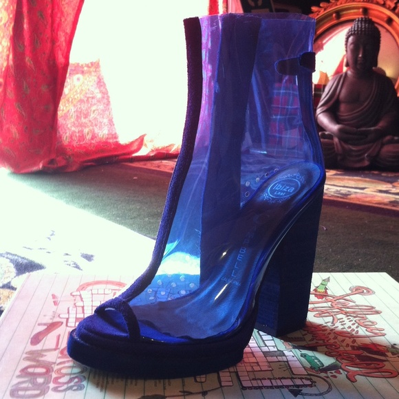 7 Jeffrey Campbell blue peep toe booties