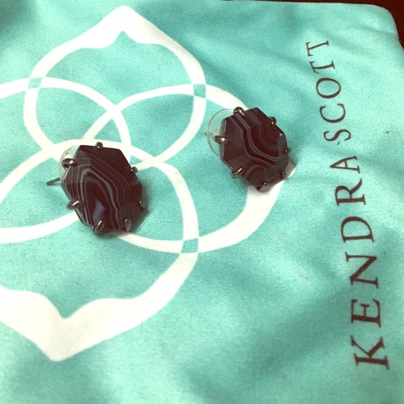 Beautiful Kendra Scott earrings