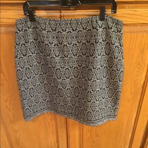 Harold's Boutique Black and Off-white Skirt