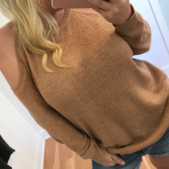 LAST - Blush shoulder cut out sweater - Picture 3 of 4
