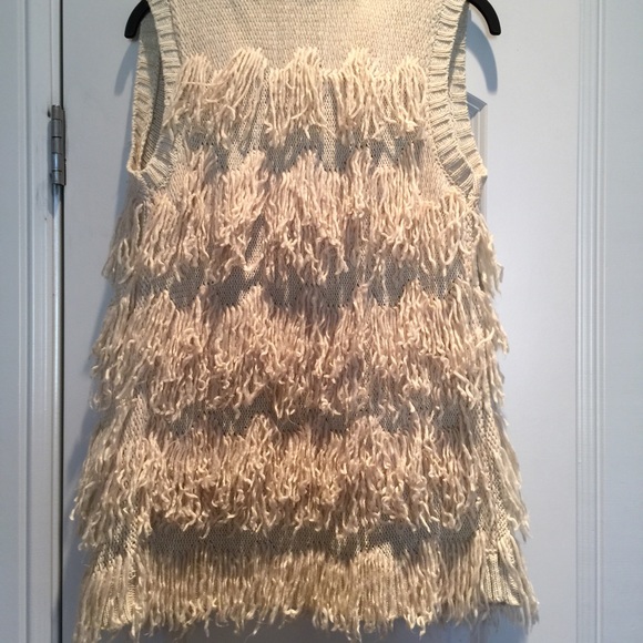 Cream sweater vest - Picture 2 of 2