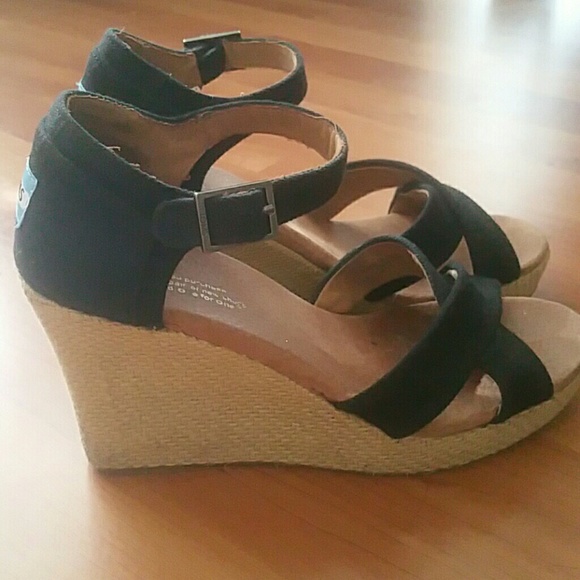 TOMS Summer Strappy Wedge
