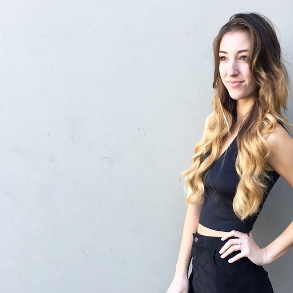 v neck crop top - Picture 2 of 4