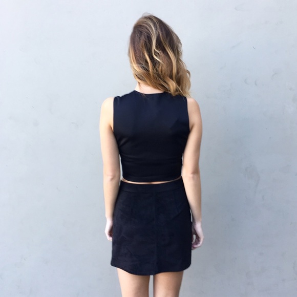 v neck crop top - Picture 4 of 4