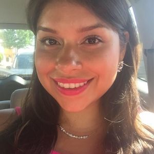 Meet your Posher, Adrienne