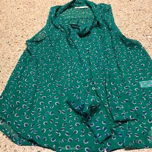 Old Navy sleeveless tie neck button up blouse