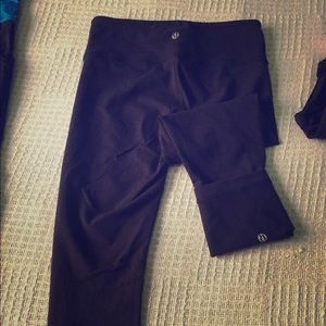 Lululemon Reversible Wunder Under Crop Navy size 4