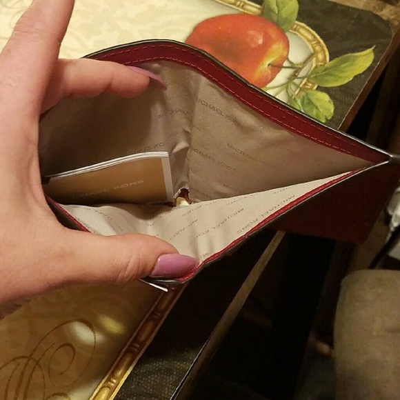 Sold Authentic Michael kors PASSPORT WALLET - Picture 3 of 4