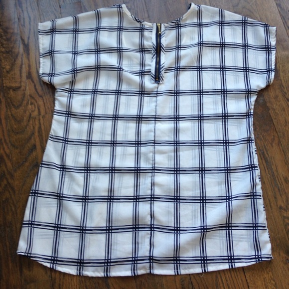 Plaid Top - Picture 2 of 2