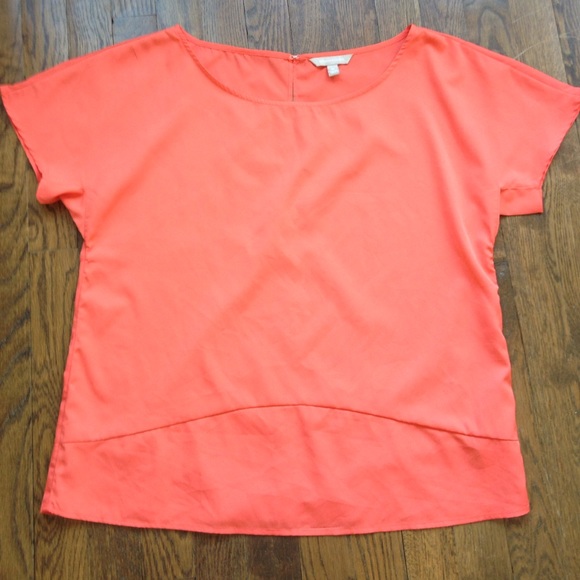 Banana Republic Top with keyhole detail on back