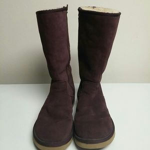 UGG plum zip up boots