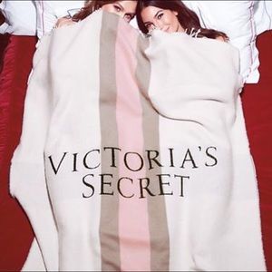 VICTORIA'S SECRET 2016 LIMITED EDITION BLANKET