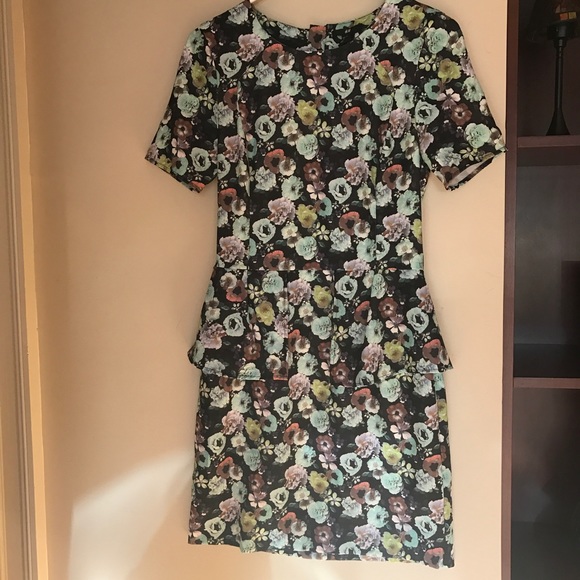 H & M FLORAL PEPLUM DRESS