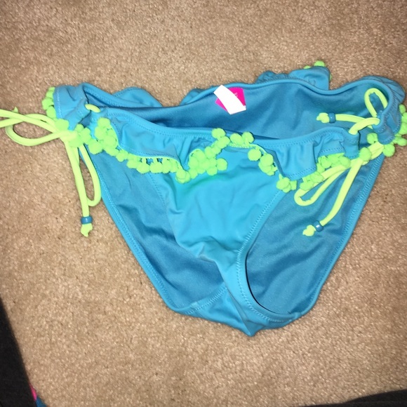 NEW VICTORIAS SECRET BOTTOMS