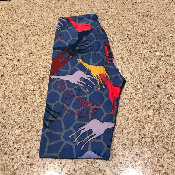 LuLaRoe Brand New OS Giraffes