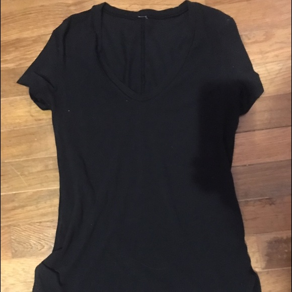 Lululemon black tee