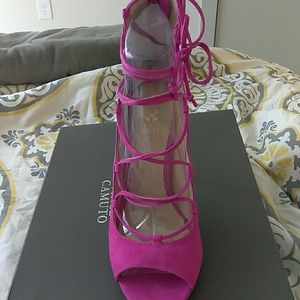 Sandria Sandal *BRAND SPANKING NEW*