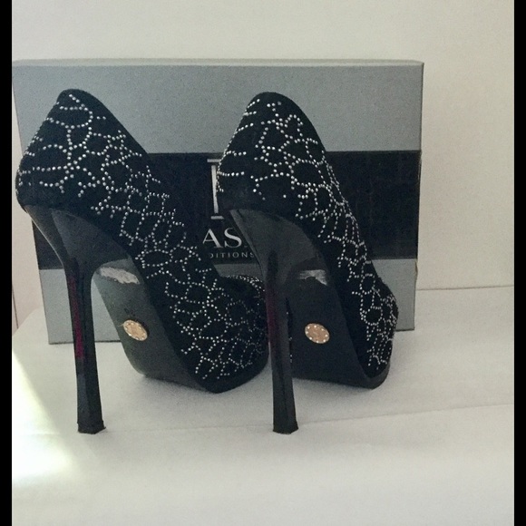 Basic Edition Pumps - Picture 3 of 3