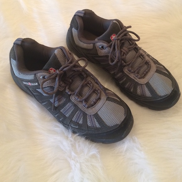 Great Pair of Men's Swiss Gear Shoes