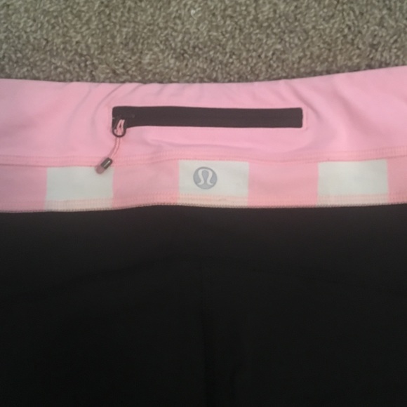 SOLD Lululemon Up the Pace Tight Pink Black sz 4 - Picture 3 of 4