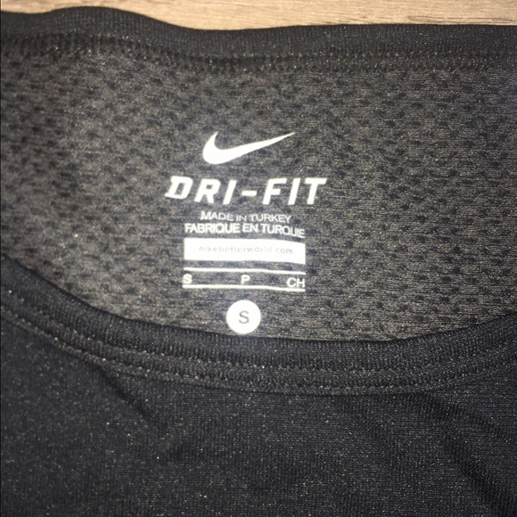 🆕 Nike DriFit Tee Training - Picture 2 of 4