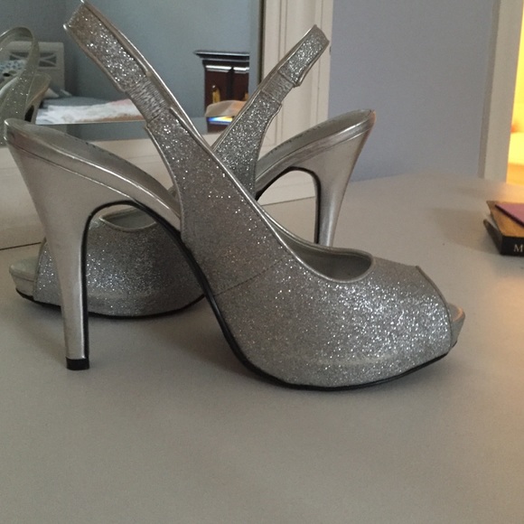 Kelly and Katie size 9 sparkle sling back pumps