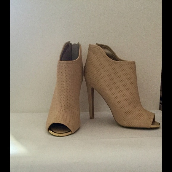 Open toe booties - Picture 2 of 5