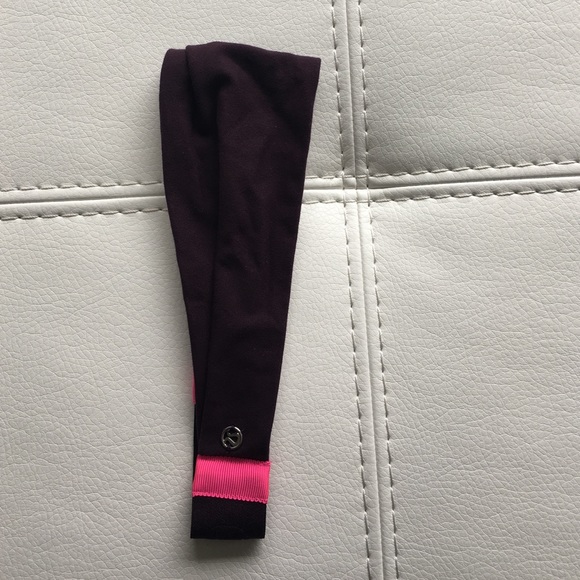 Lululemon headbands, 10$ each 💋 - Picture 3 of 4