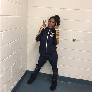 Meet your Posher, Cierra