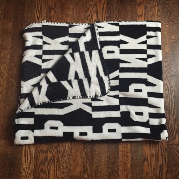 Victoria secret pink blanket