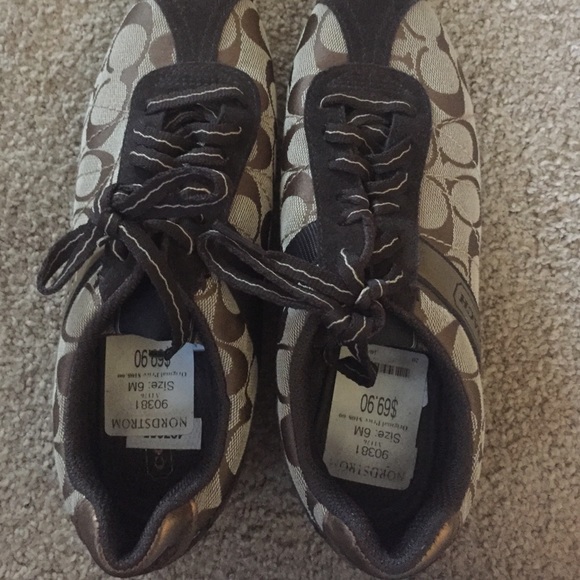 Size 6 coach shoes brand new with tags