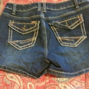 Shorts size 4
