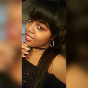 Meet your Posher, Lenora