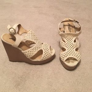 Lucky Brand REMYY woven wedges size 6 1/2