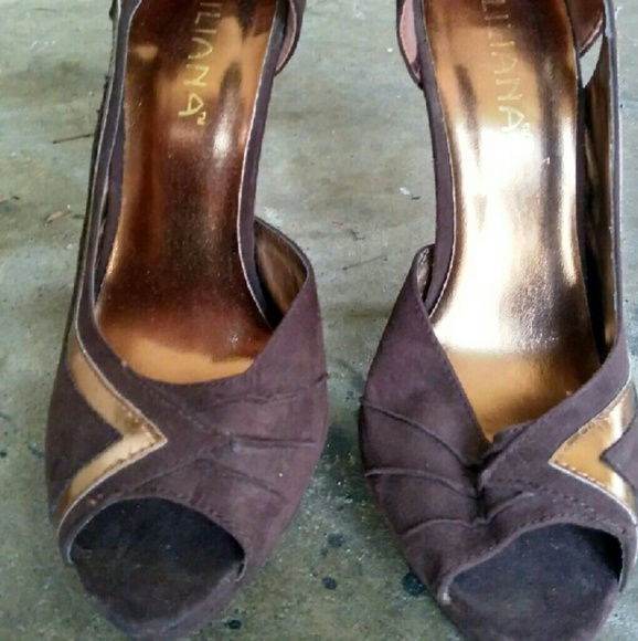 Shoes - Picture 3 of 4