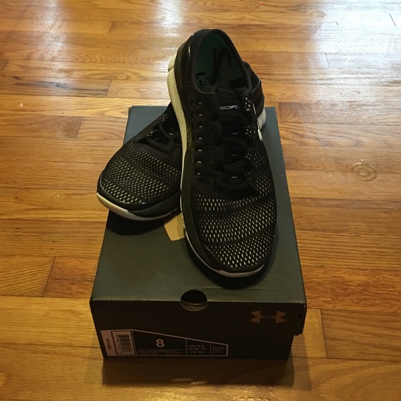 Ladies UA Tennis Shoes