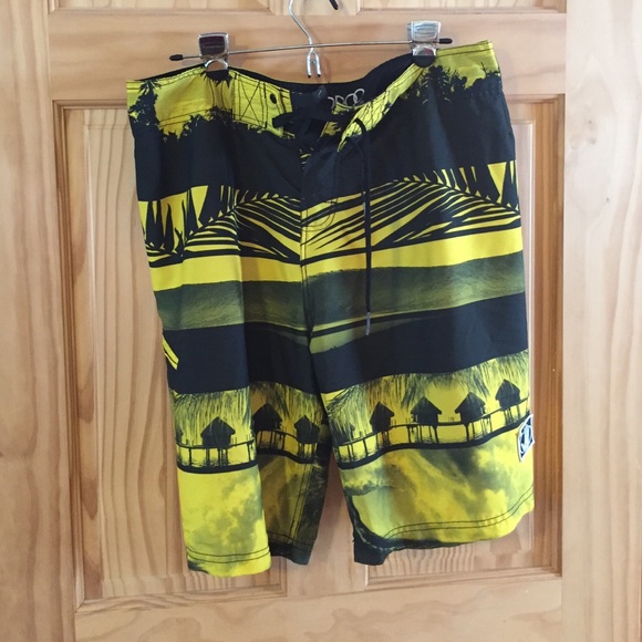 Body glove board shorts size 36