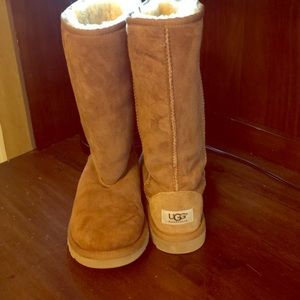 Girls' size 4 UGG classic tall