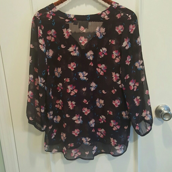 Flowy Blouse - Picture 3 of 3