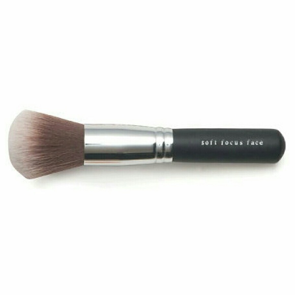 Bareminerals soft focus face brush