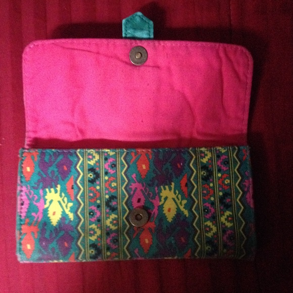 Aztec Tri-fold Wallet - Picture 2 of 4
