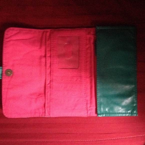 Aztec Tri-fold Wallet - Picture 3 of 4