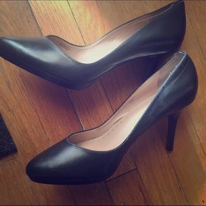 Tahari Flynn Leather Black Heels