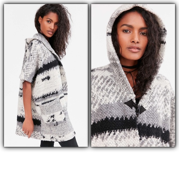 Urban Outfitters BB Dakota Southwest Poncho - Picture 3 of 4