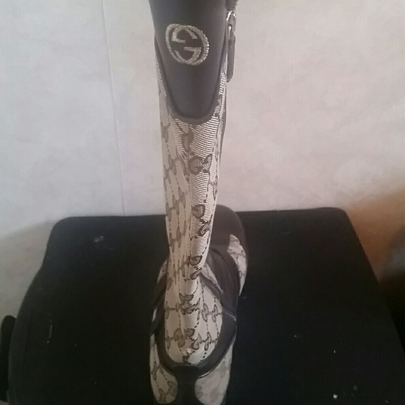 Authentic Gucci knee boots worn once - Picture 2 of 4