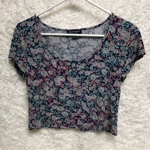 Floral stretchy navy blue crop top